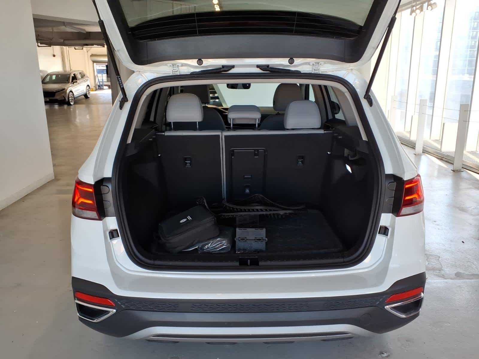 2024 Volkswagen Taos SE 4MOTION