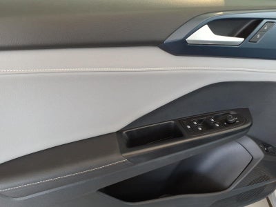 2024 Volkswagen Taos SE 4MOTION