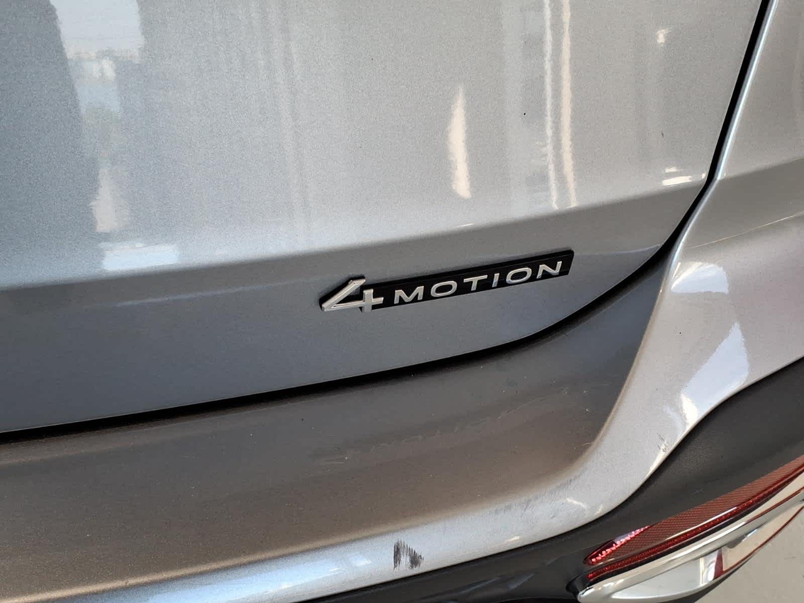 2024 Volkswagen Taos SE 4MOTION