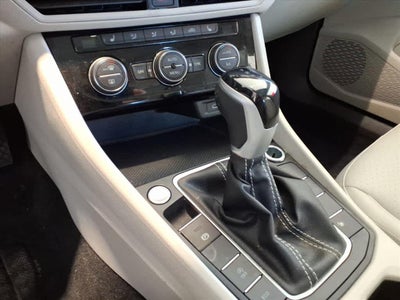 2023 Volkswagen Jetta SE Auto