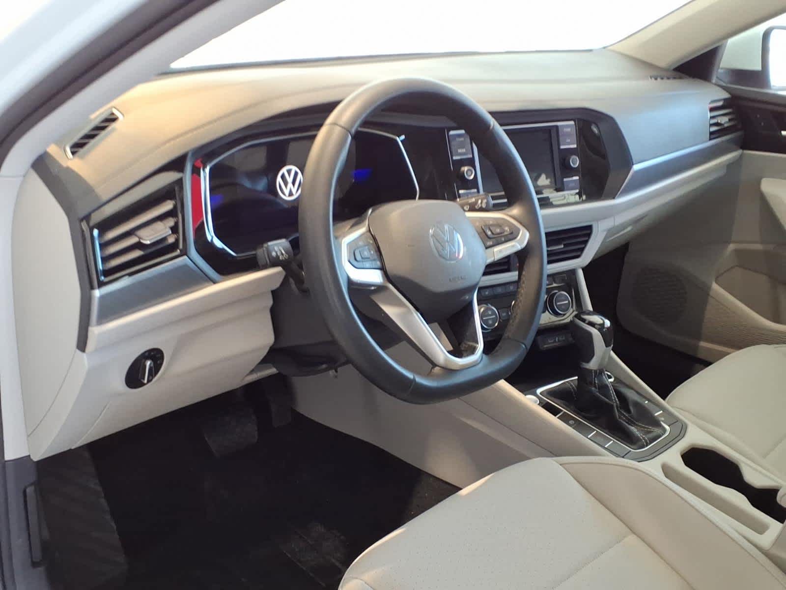 2023 Volkswagen Jetta SE Auto