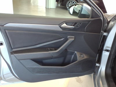 2023 Volkswagen Jetta SE Auto