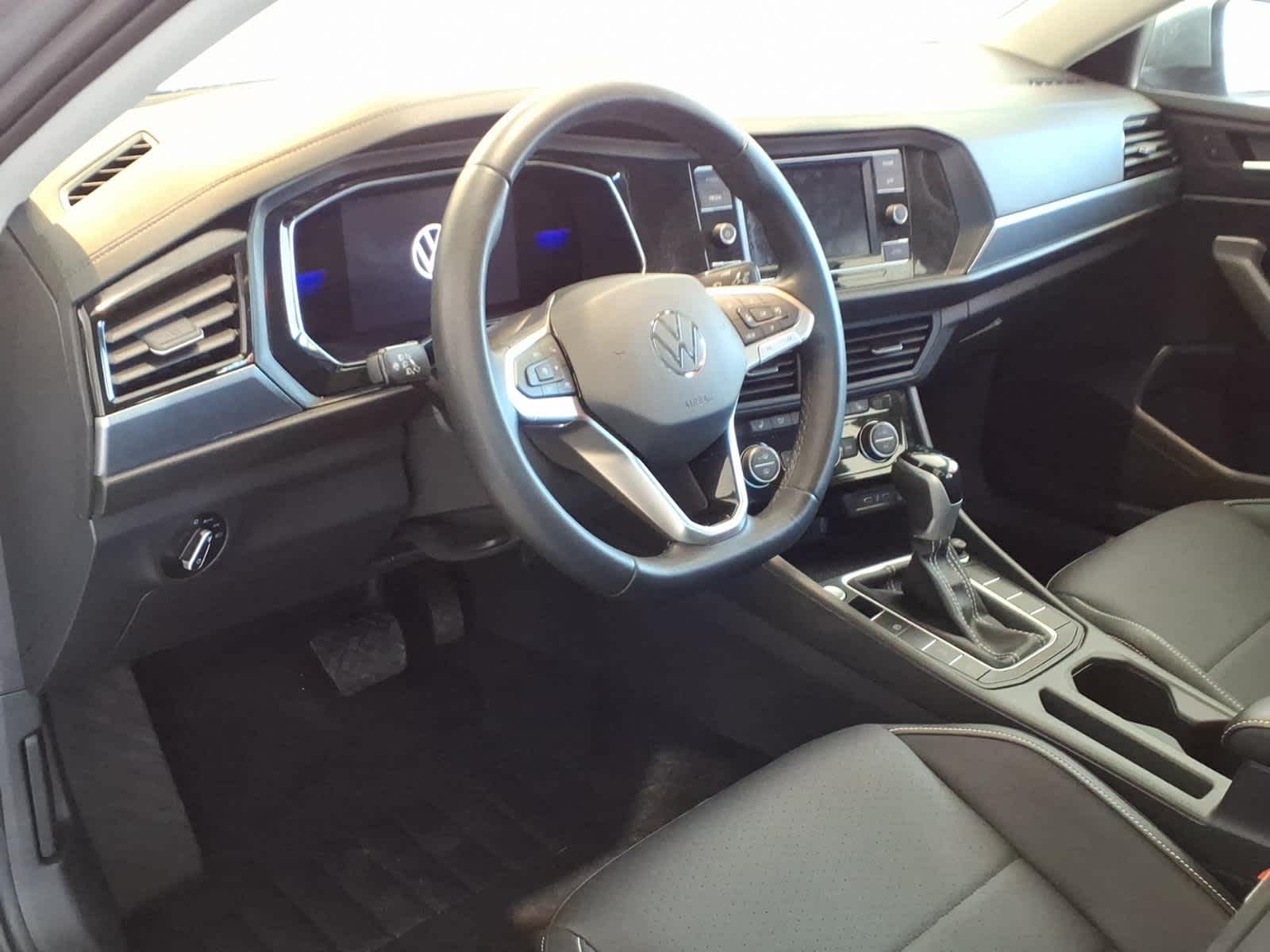2023 Volkswagen Jetta SE Auto