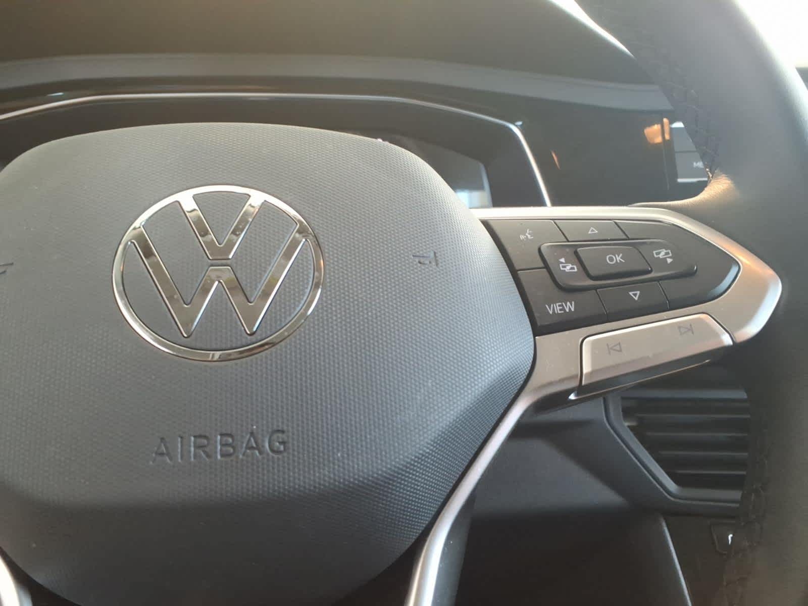 2023 Volkswagen Jetta SE Auto