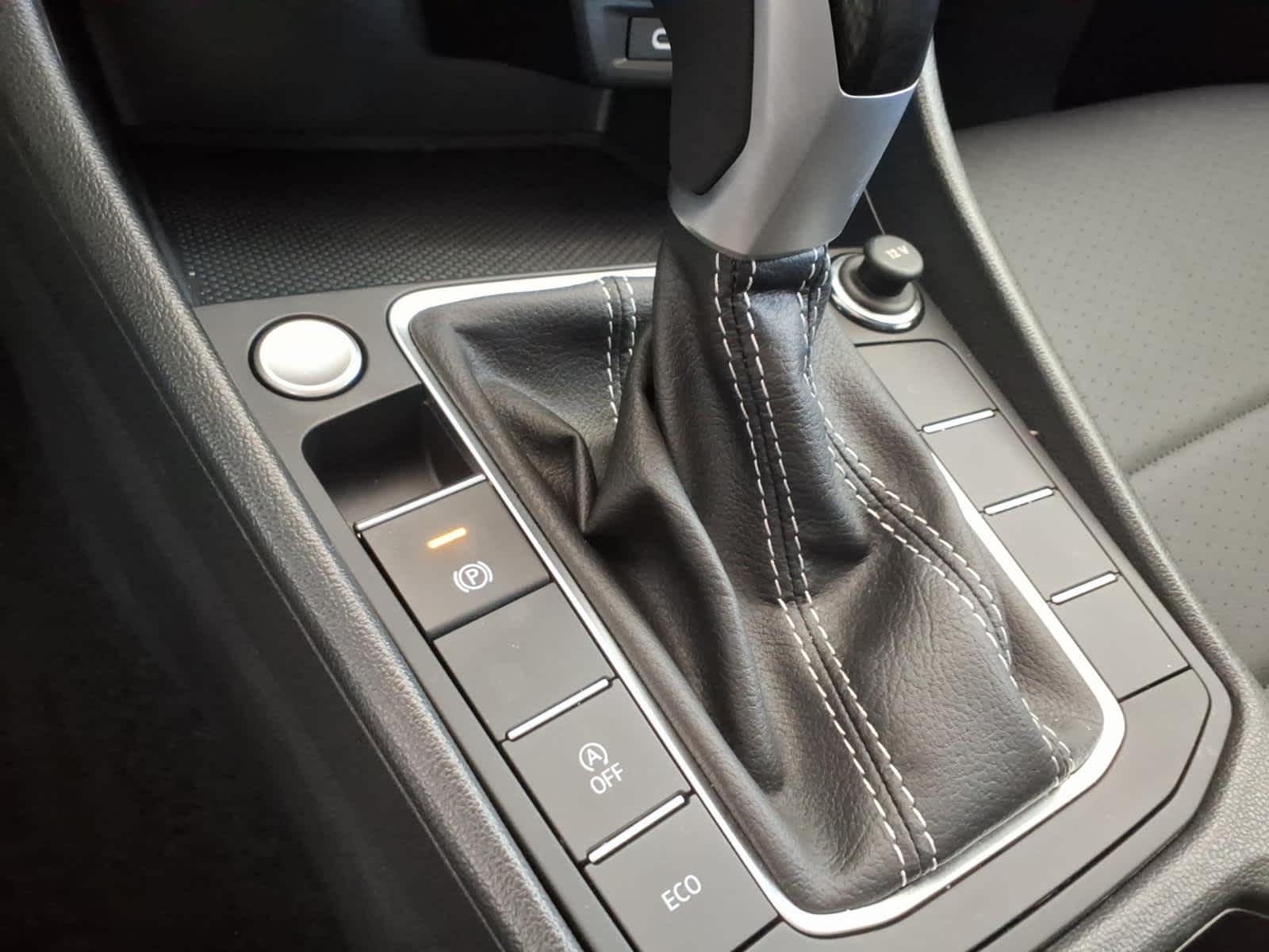 2023 Volkswagen Jetta SE Auto
