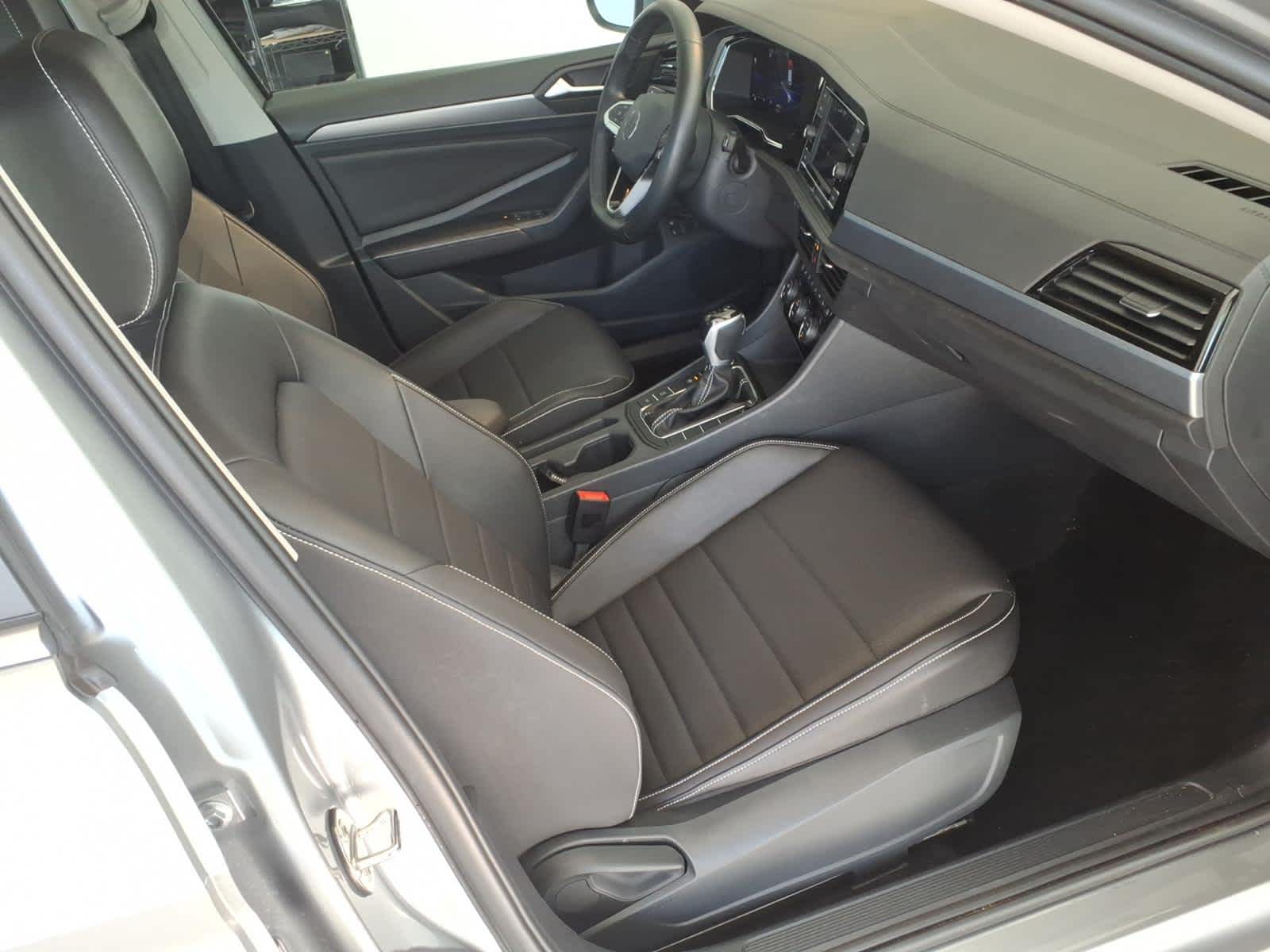 2023 Volkswagen Jetta SE Auto