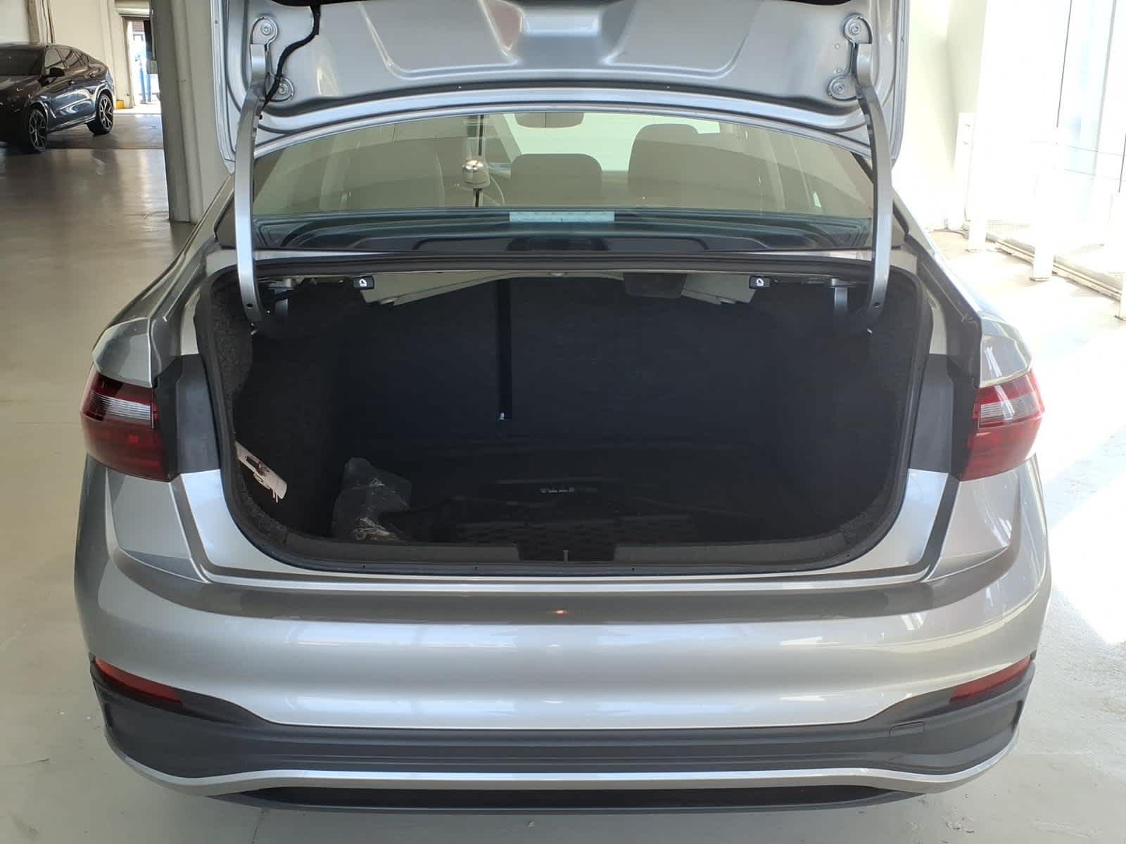 2023 Volkswagen Jetta SE Auto