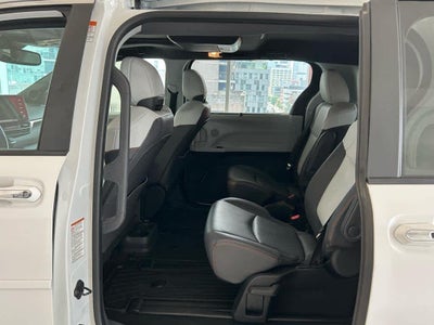 2022 Toyota Sienna XSE AWD 7-Passenger