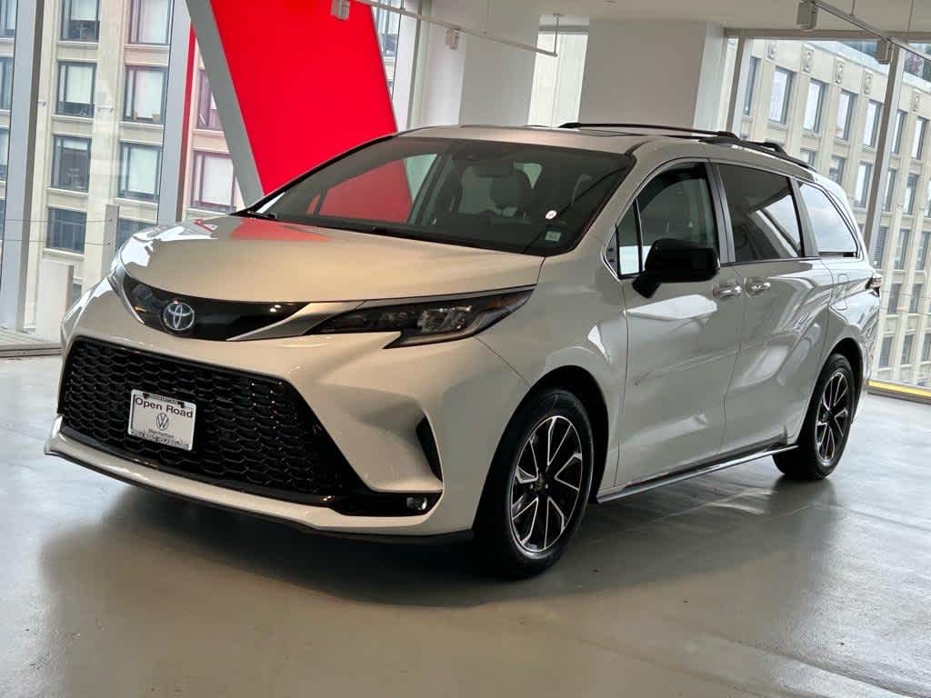 2022 Toyota Sienna XSE AWD 7-Passenger