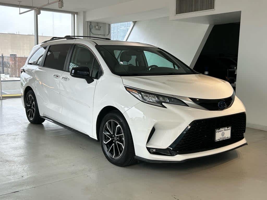 2022 Toyota Sienna XSE AWD 7-Passenger