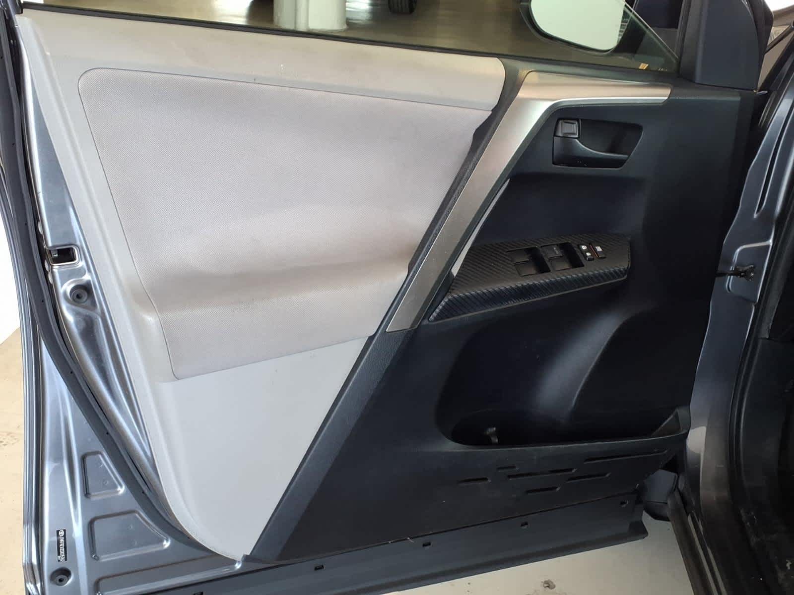 2013 Toyota RAV4 AWD 4dr XLE