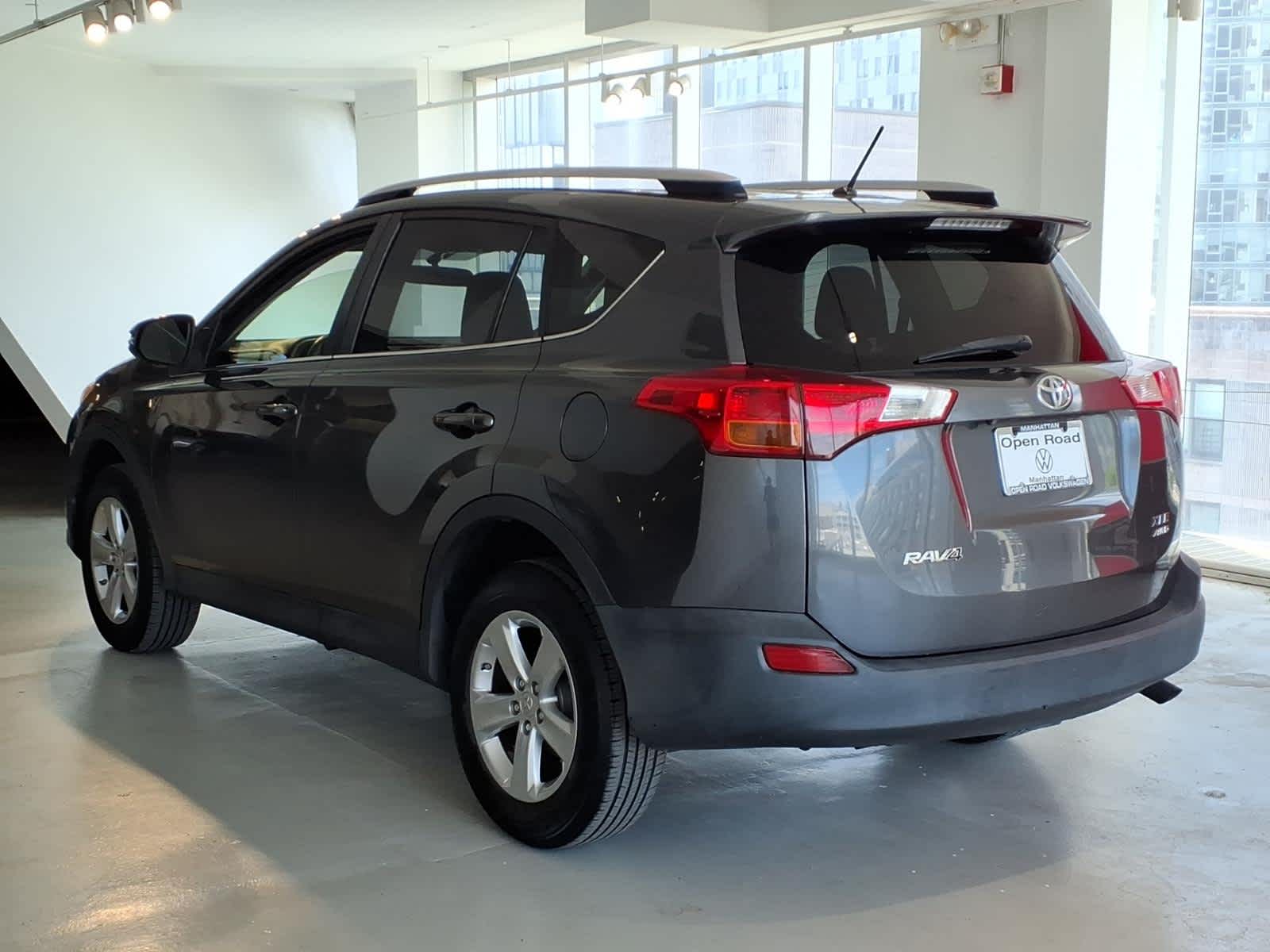 2013 Toyota RAV4 AWD 4dr XLE