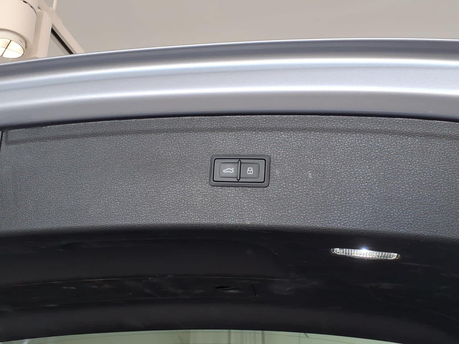 2023 Audi SQ5 Premium Plus 3.0 TFSI quattro
