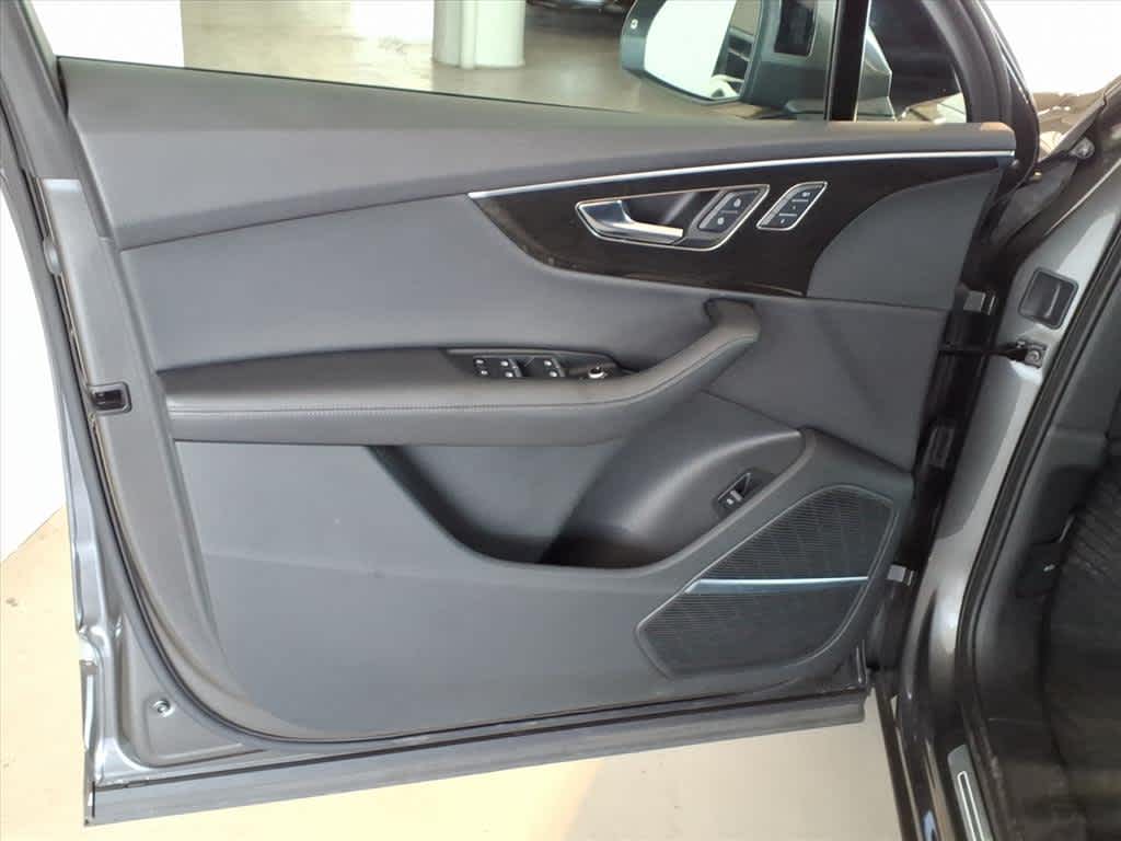 2023 Audi Q7 Premium Plus 45 TFSI quattro