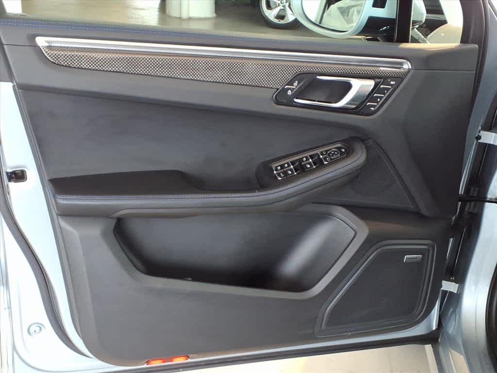 2025 Porsche Macan GTS AWD