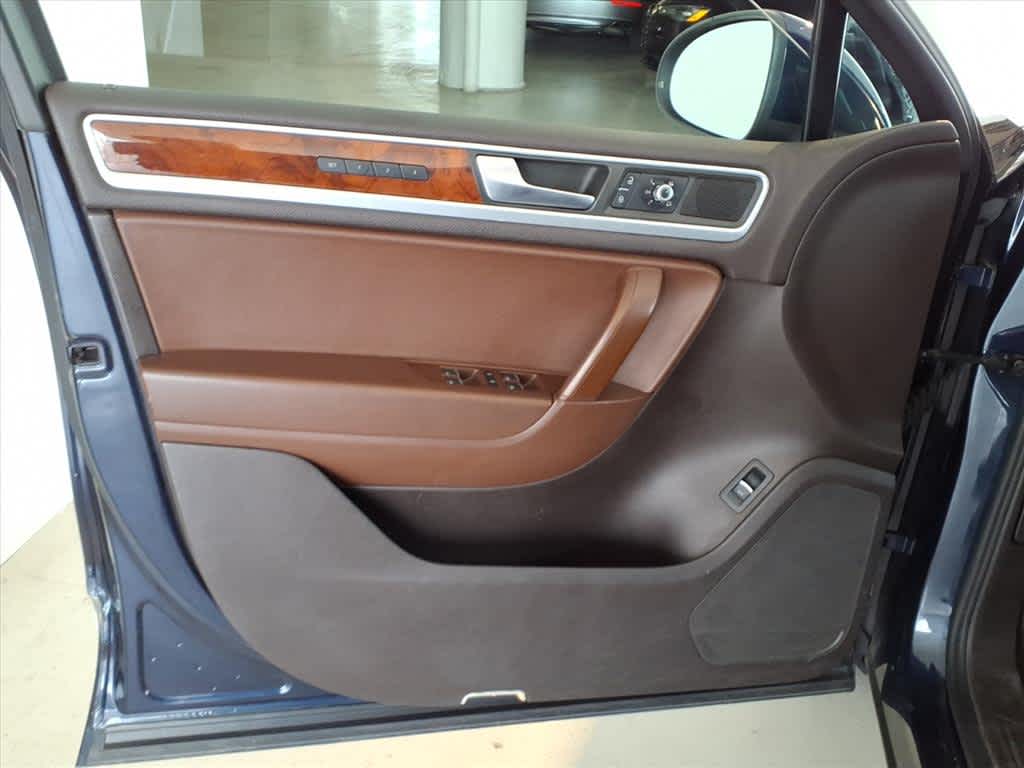 2012 Volkswagen Touareg 4dr VR6 Sport