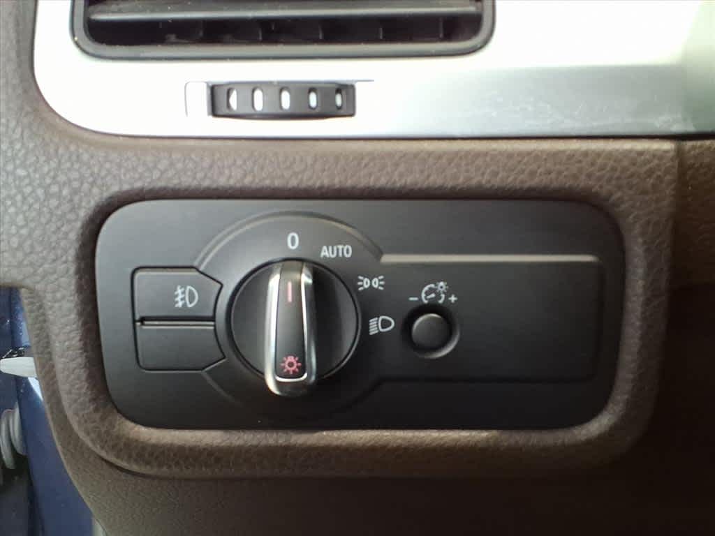 2012 Volkswagen Touareg 4dr VR6 Sport