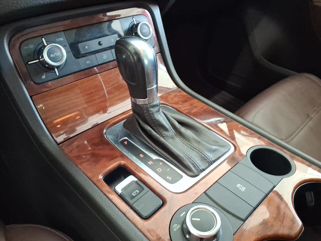 2012 Volkswagen Touareg 4dr VR6 Sport