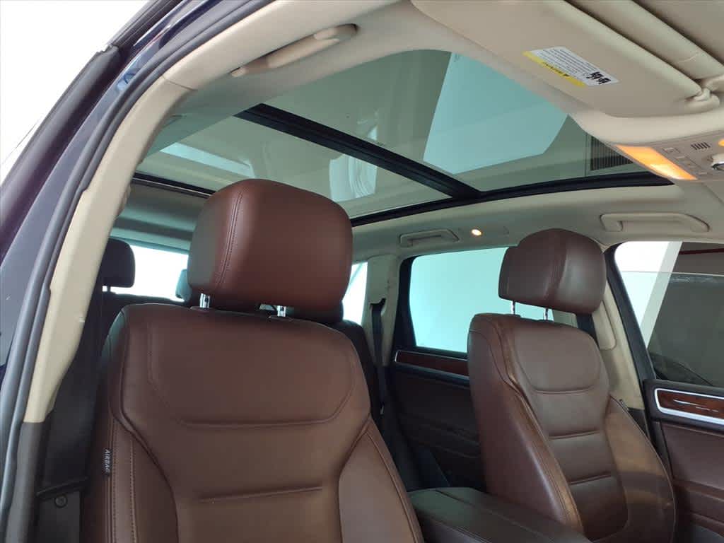 2012 Volkswagen Touareg 4dr VR6 Sport