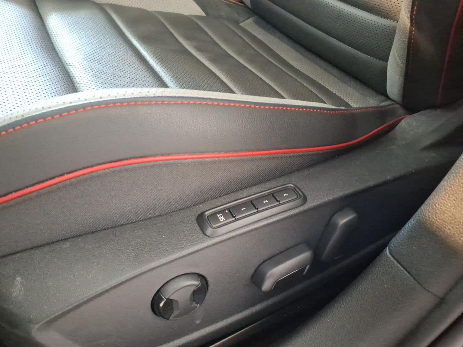 2024 Volkswagen Golf GTI 2.0T SE DSG