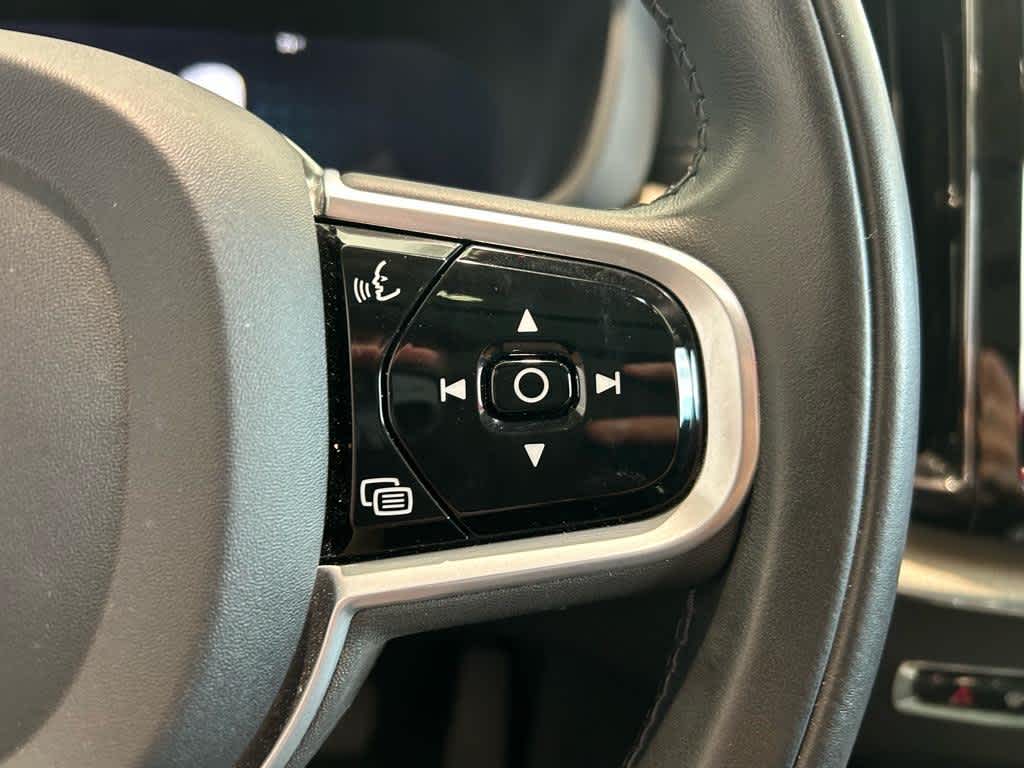 2022 Volvo XC60 B6 AWD Inscription