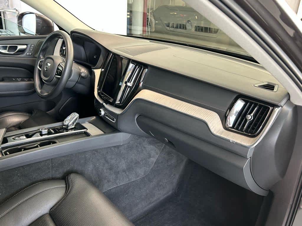 2022 Volvo XC60 B6 AWD Inscription