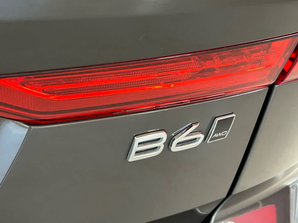 2022 Volvo XC60 B6 AWD Inscription