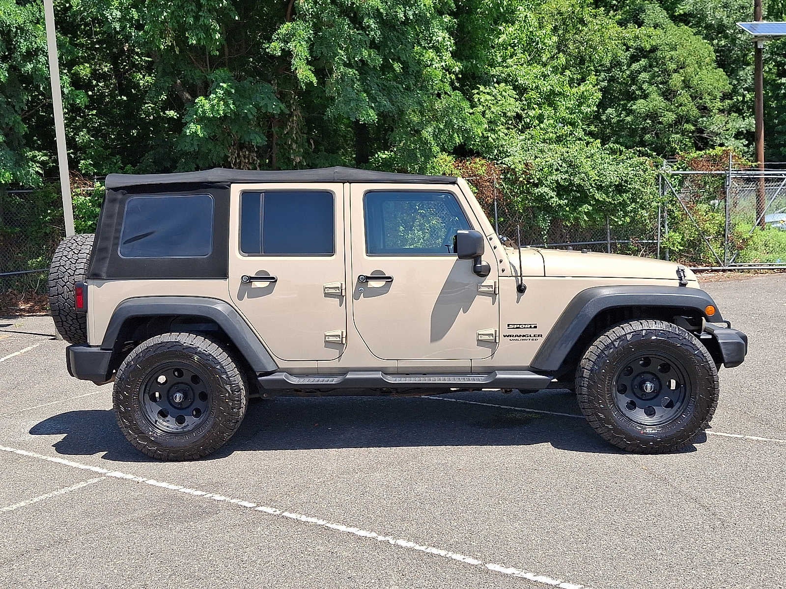 2016 Jeep Wrangler Unlimited 4WD 4dr Sport