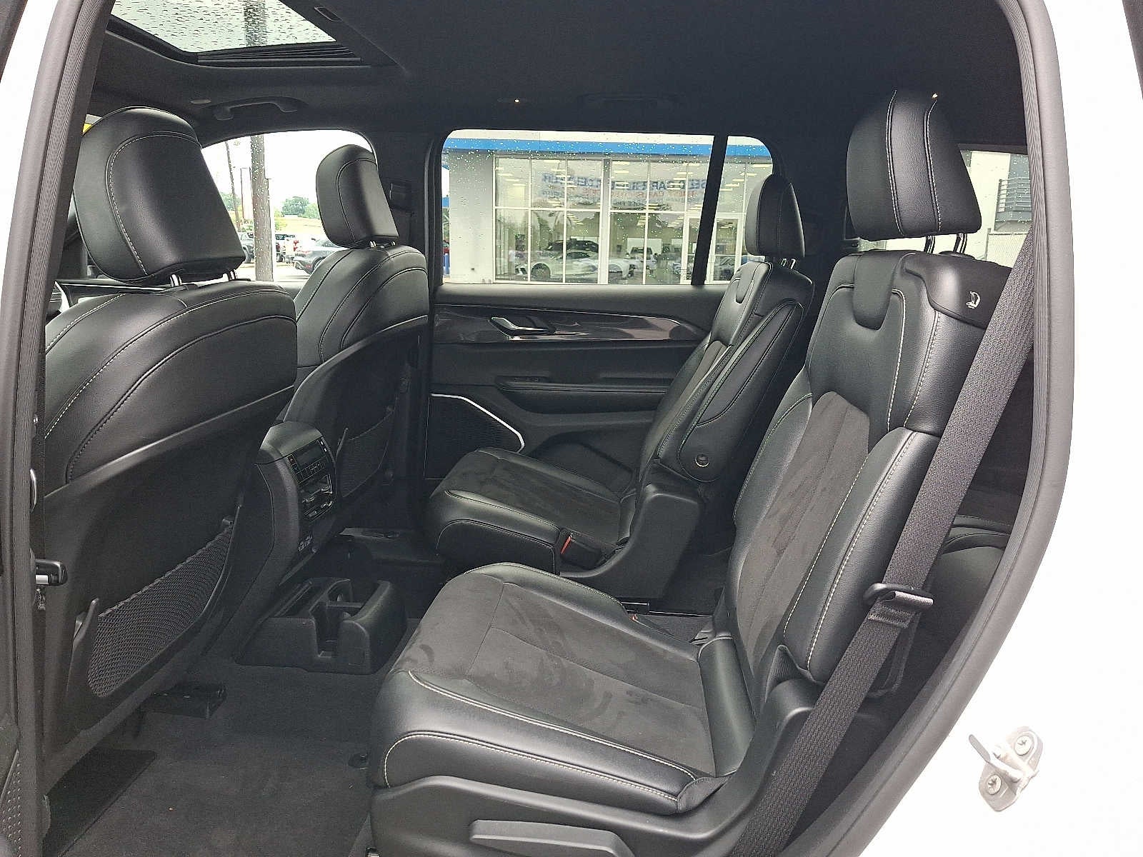 2022 Jeep Grand Cherokee L Altitude 4x4