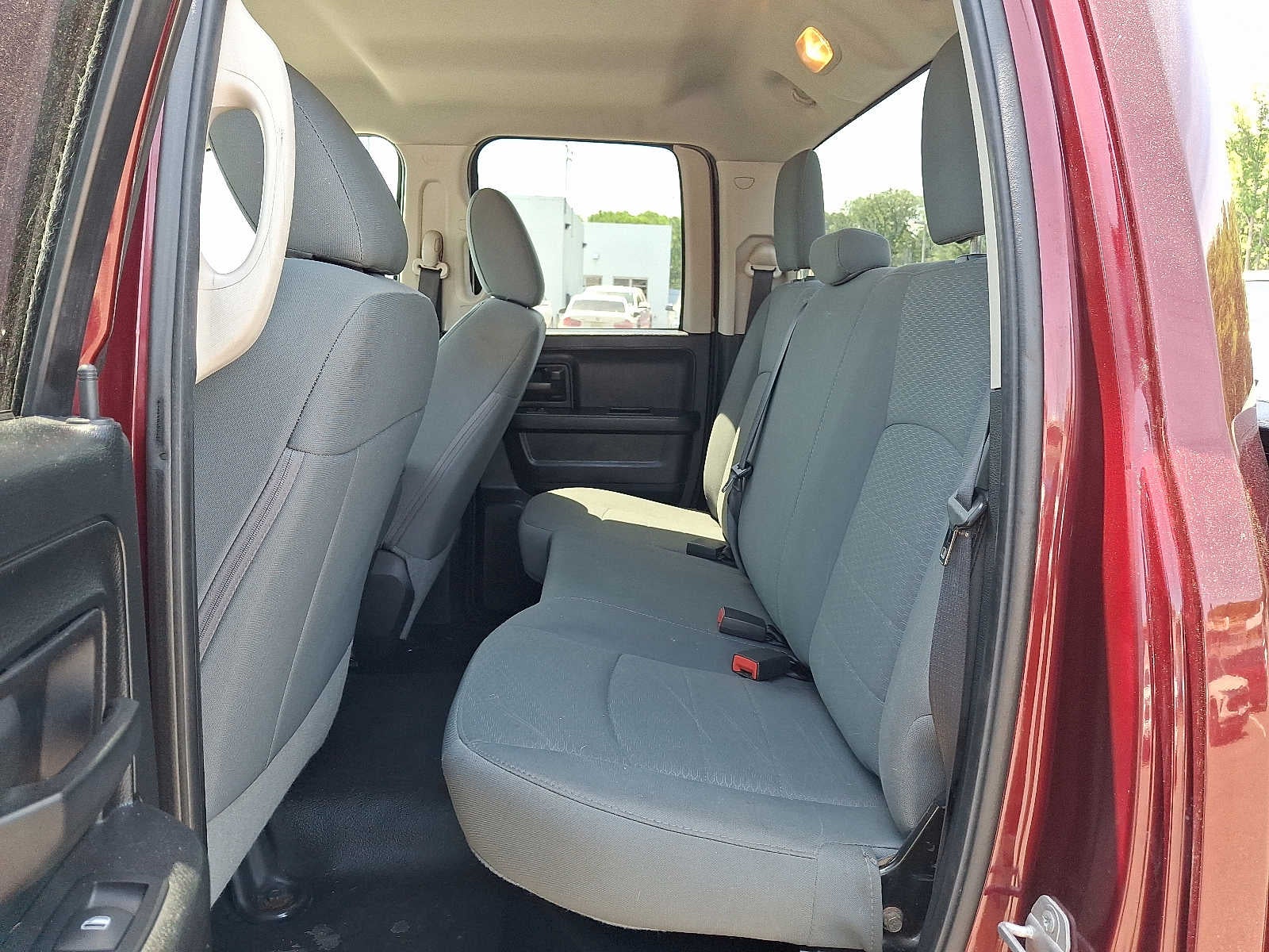 2016 RAM 1500 4WD Quad Cab 140.5 Express