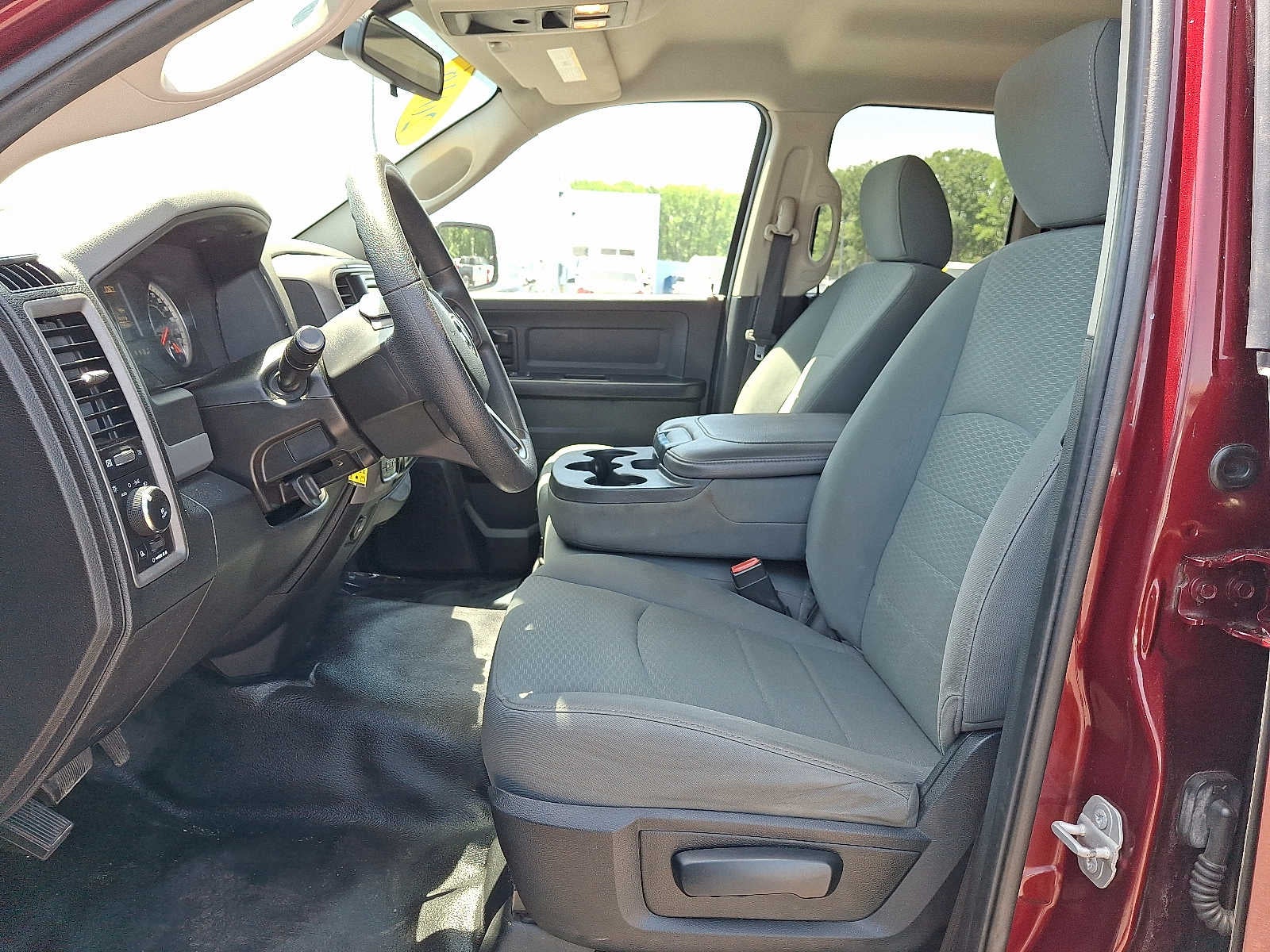2016 RAM 1500 4WD Quad Cab 140.5 Express