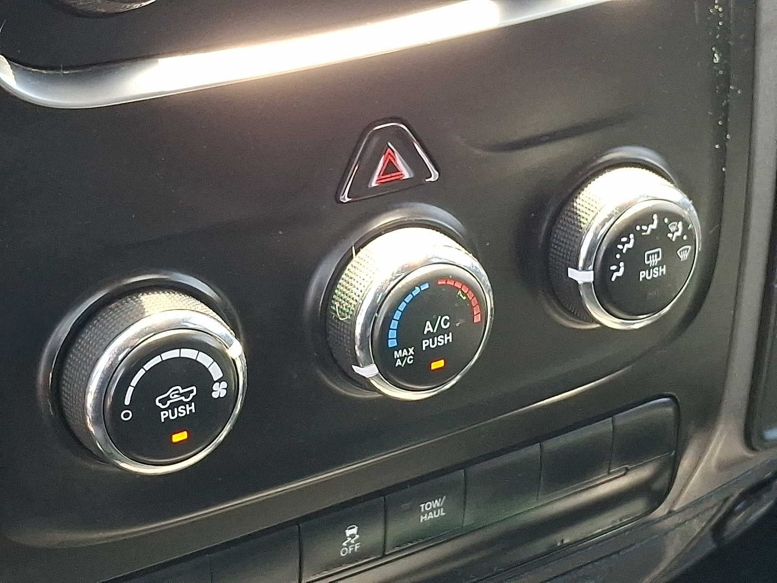 2016 RAM 1500 4WD Quad Cab 140.5 Express