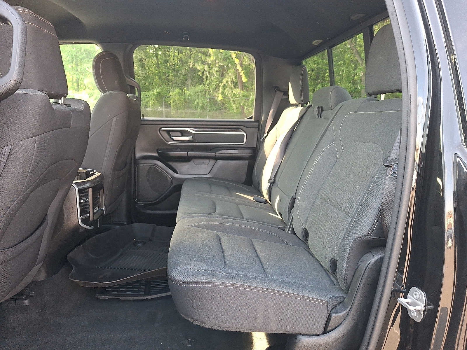 2022 RAM 1500 Big Horn 4x4 Crew Cab 57 Box