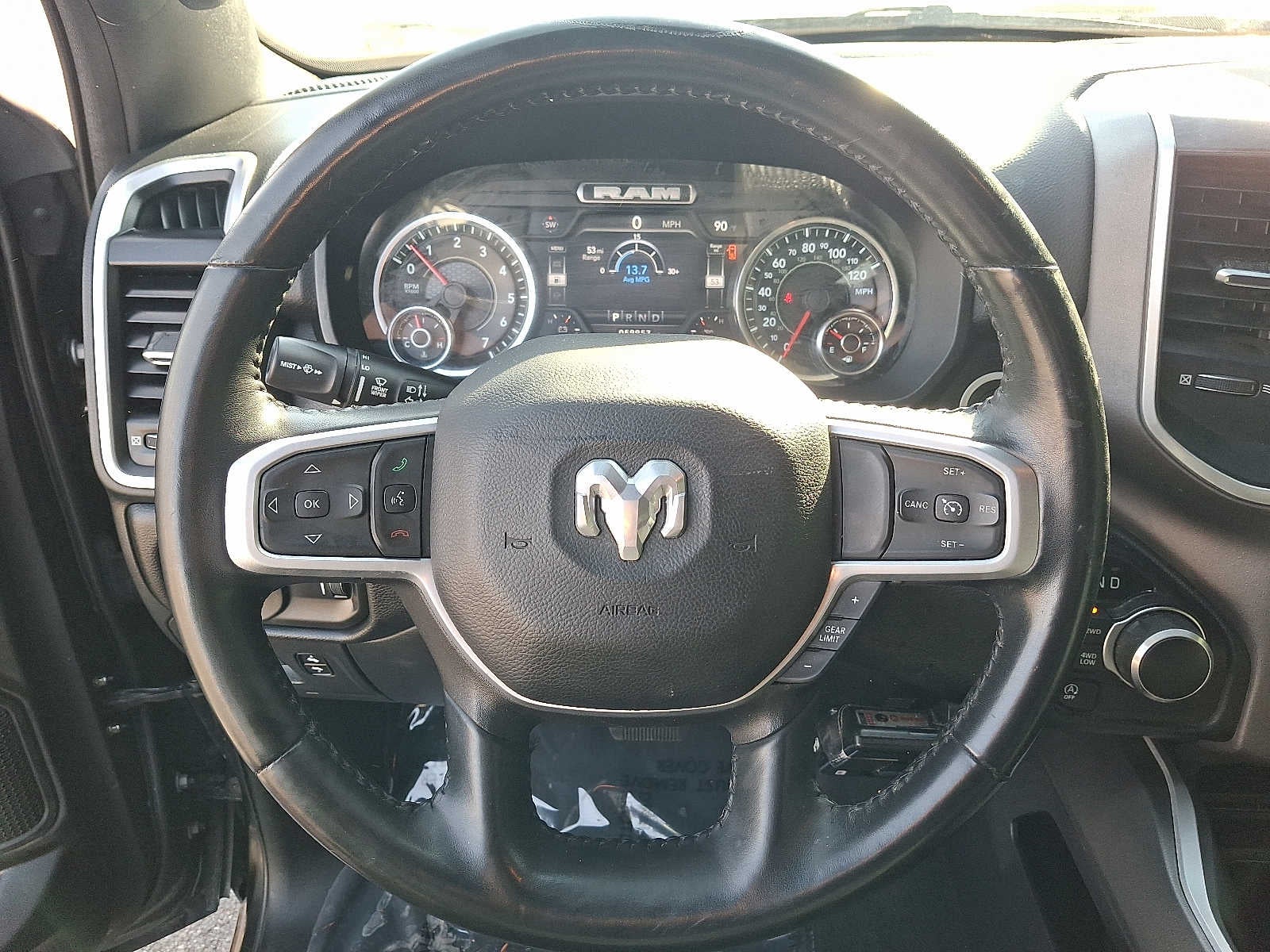 2022 RAM 1500 Big Horn 4x4 Crew Cab 57 Box