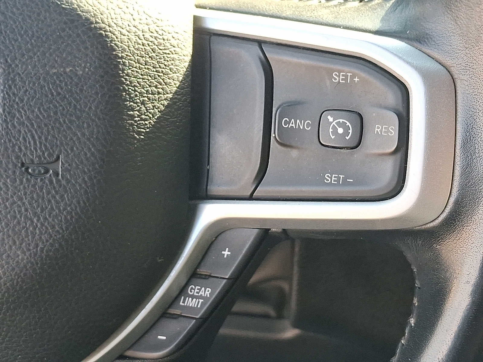 2022 RAM 1500 Big Horn 4x4 Crew Cab 57 Box