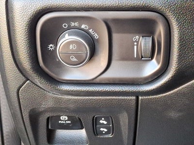 2022 RAM 1500 Big Horn 4x4 Crew Cab 57 Box