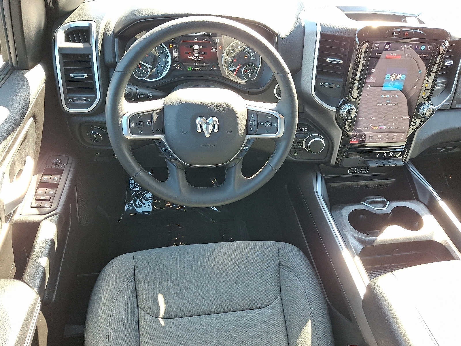 2025 RAM 1500 Big Horn 4x4 Crew Cab 57 Box