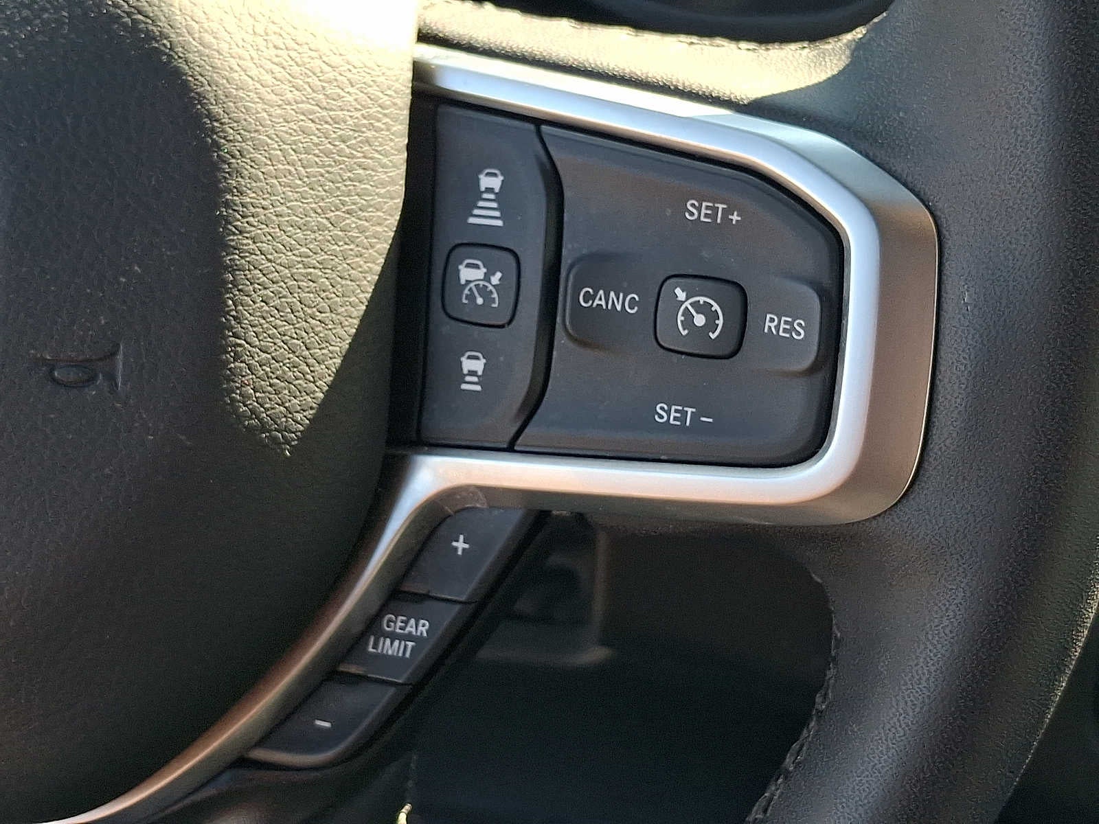 2025 RAM 1500 Big Horn 4x4 Crew Cab 57 Box