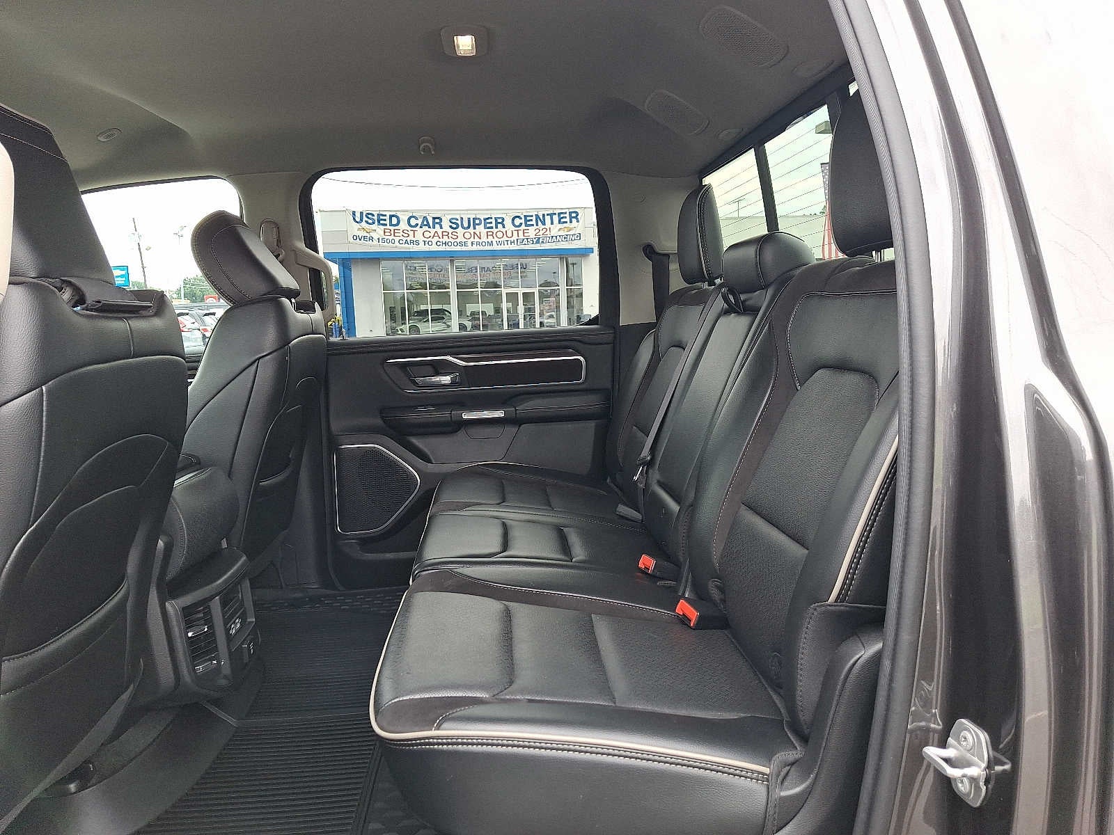 2022 RAM 1500 Laramie 4x4 Crew Cab 57 Box
