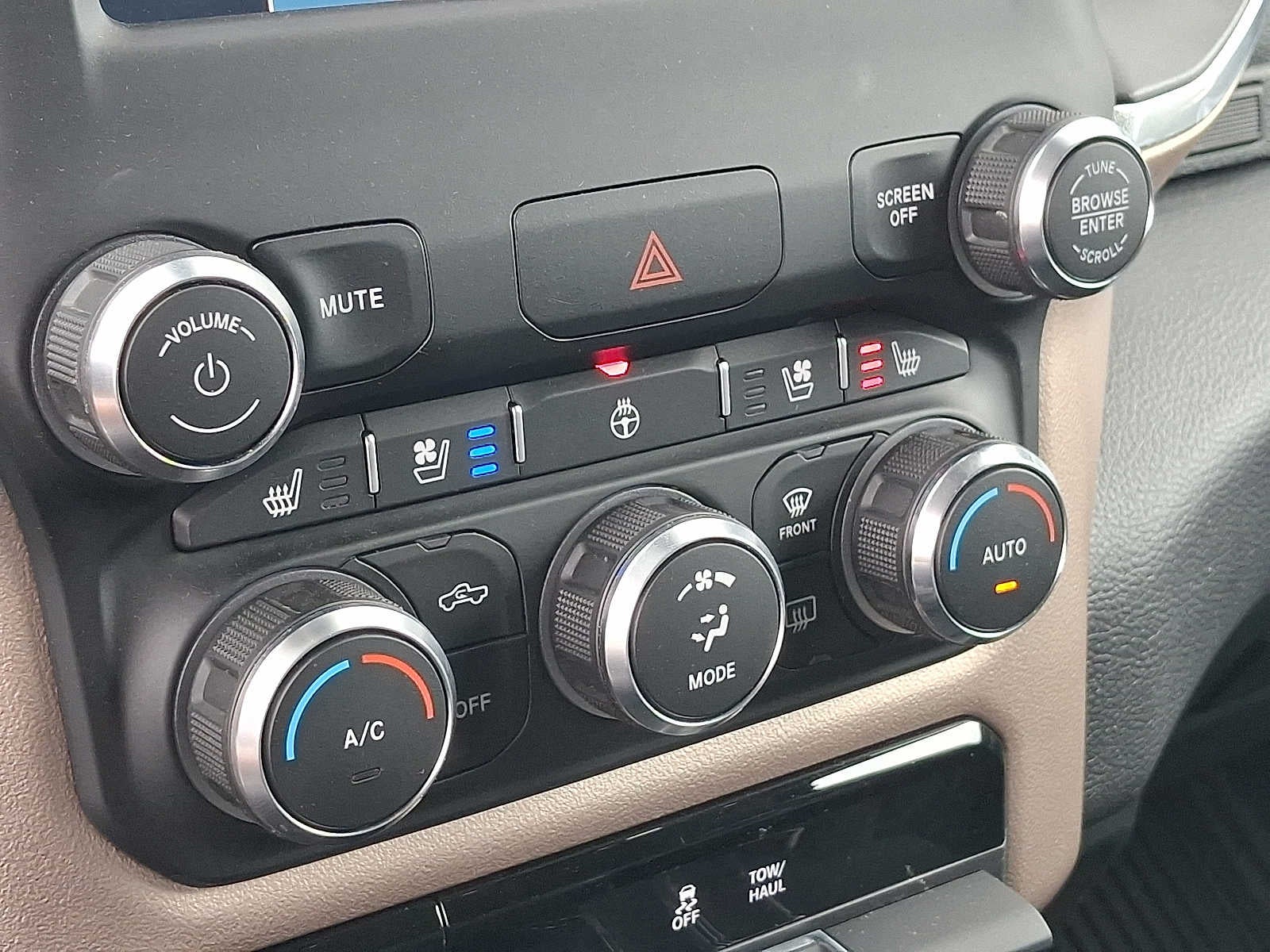 2022 RAM 1500 Laramie 4x4 Crew Cab 57 Box