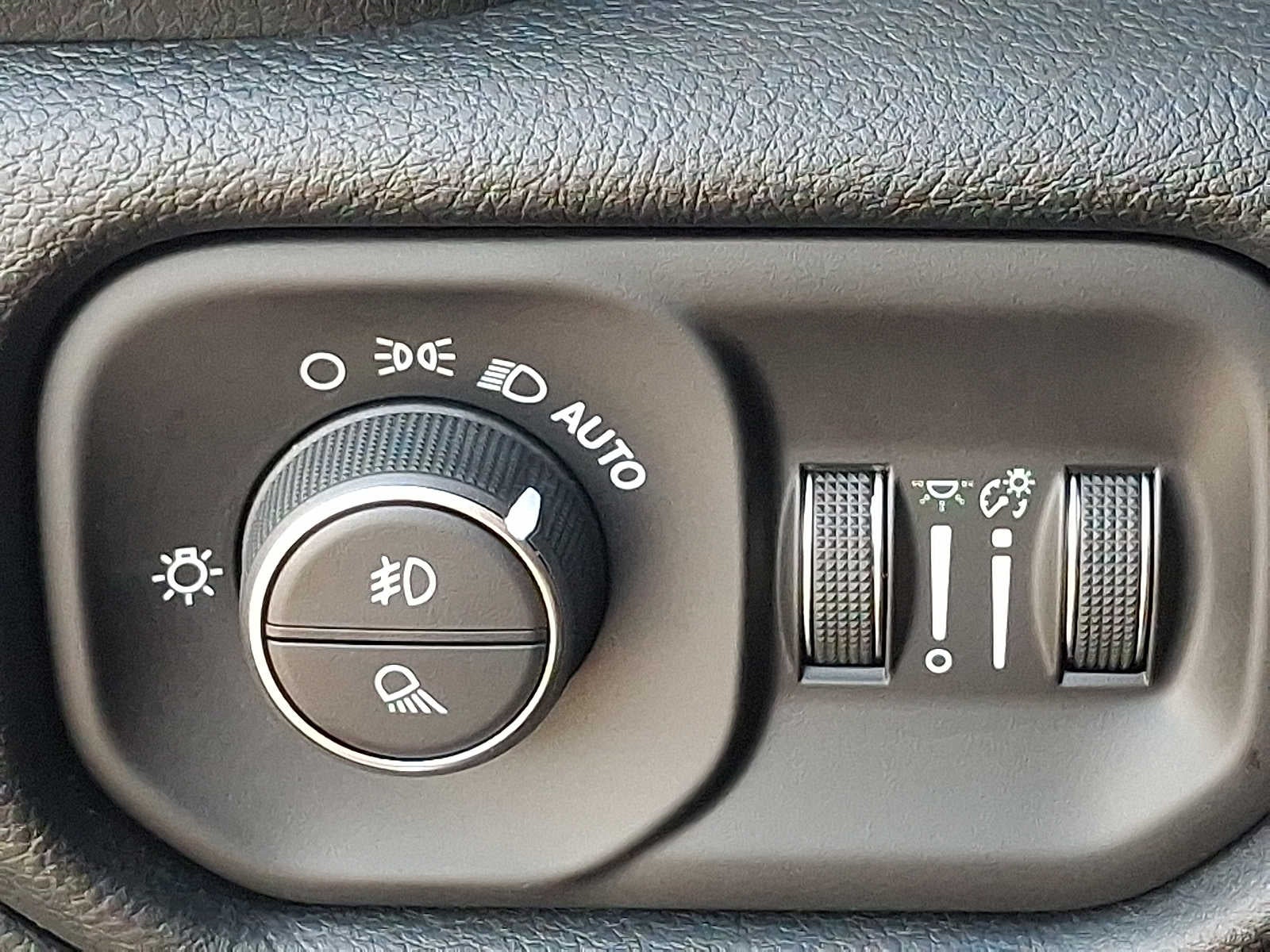 2026 RAM 1500 RHO 4x4 Crew Cab 57 Box