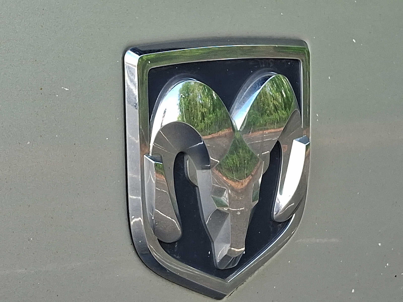 2011 RAM 1500 4WD Quad Cab 140.5 Big Horn