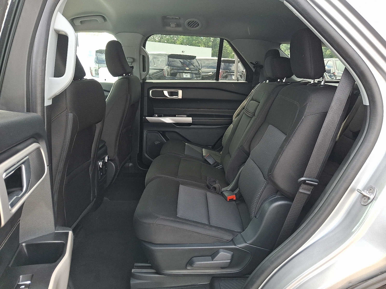 2023 Ford Explorer XLT RWD
