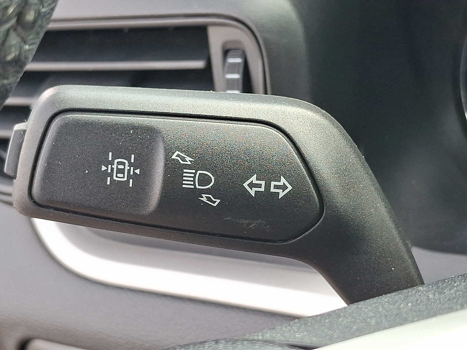 2023 Ford Explorer XLT RWD