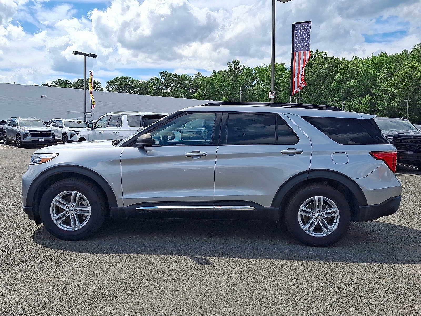 2023 Ford Explorer XLT RWD