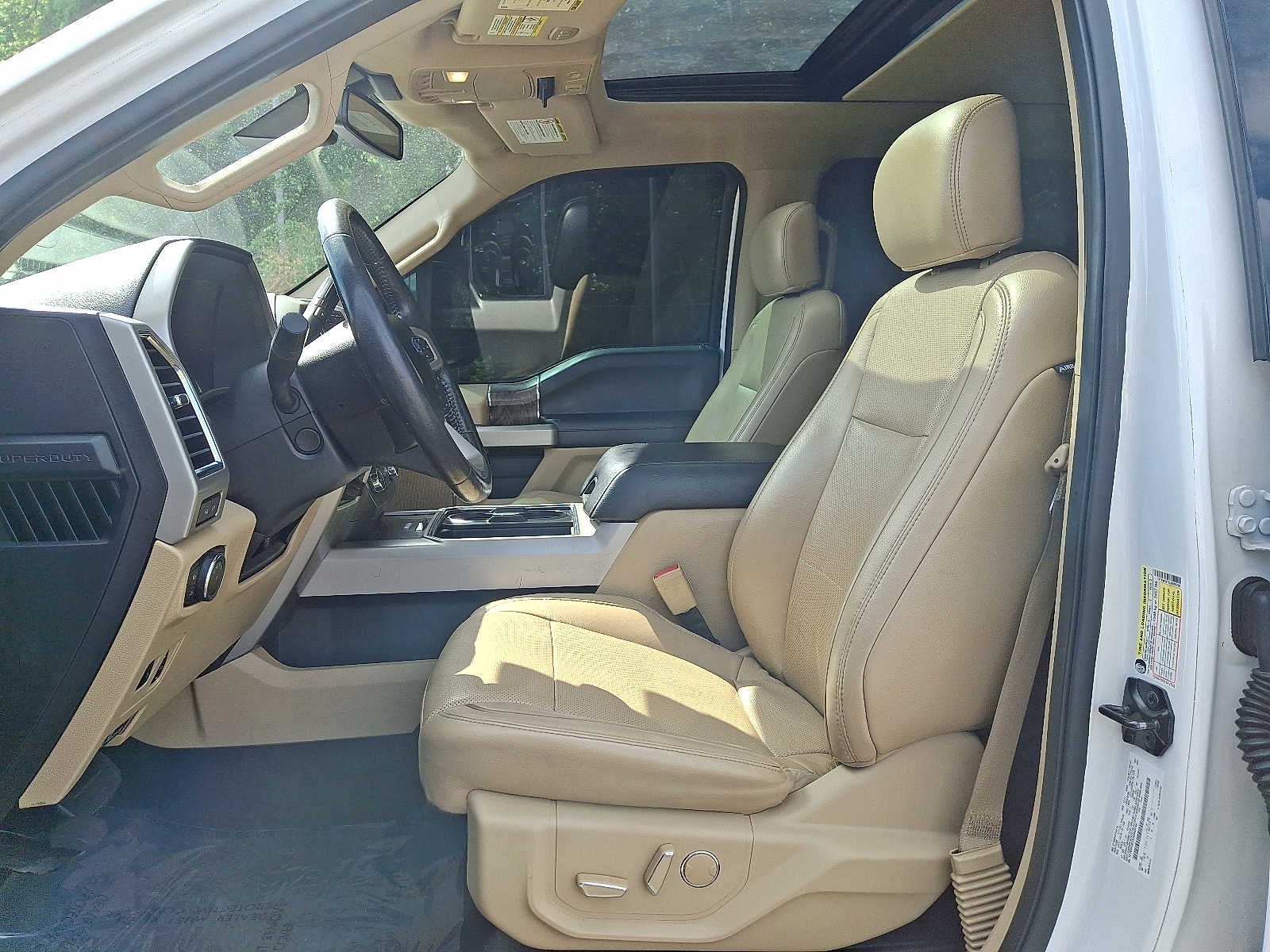 2018 Ford Super Duty F-350 SRW LARIAT 4WD Crew Cab 6.75 Box