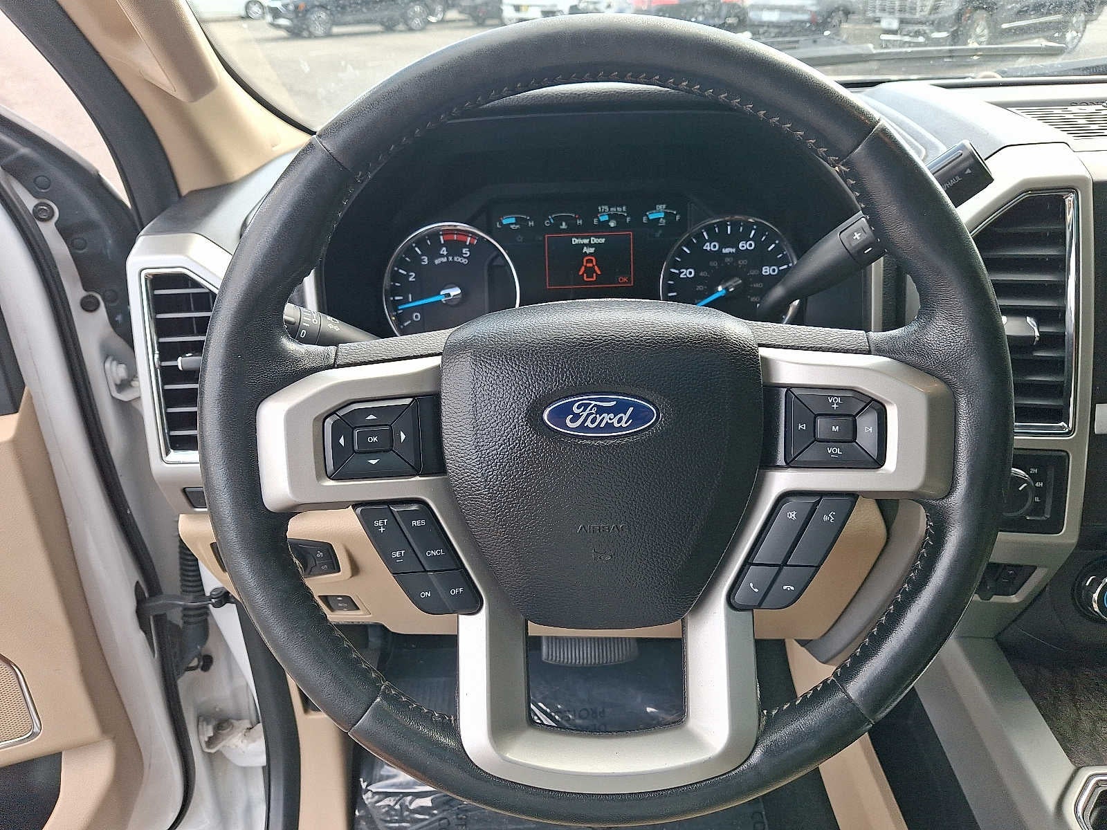 2018 Ford Super Duty F-350 SRW LARIAT 4WD Crew Cab 6.75 Box