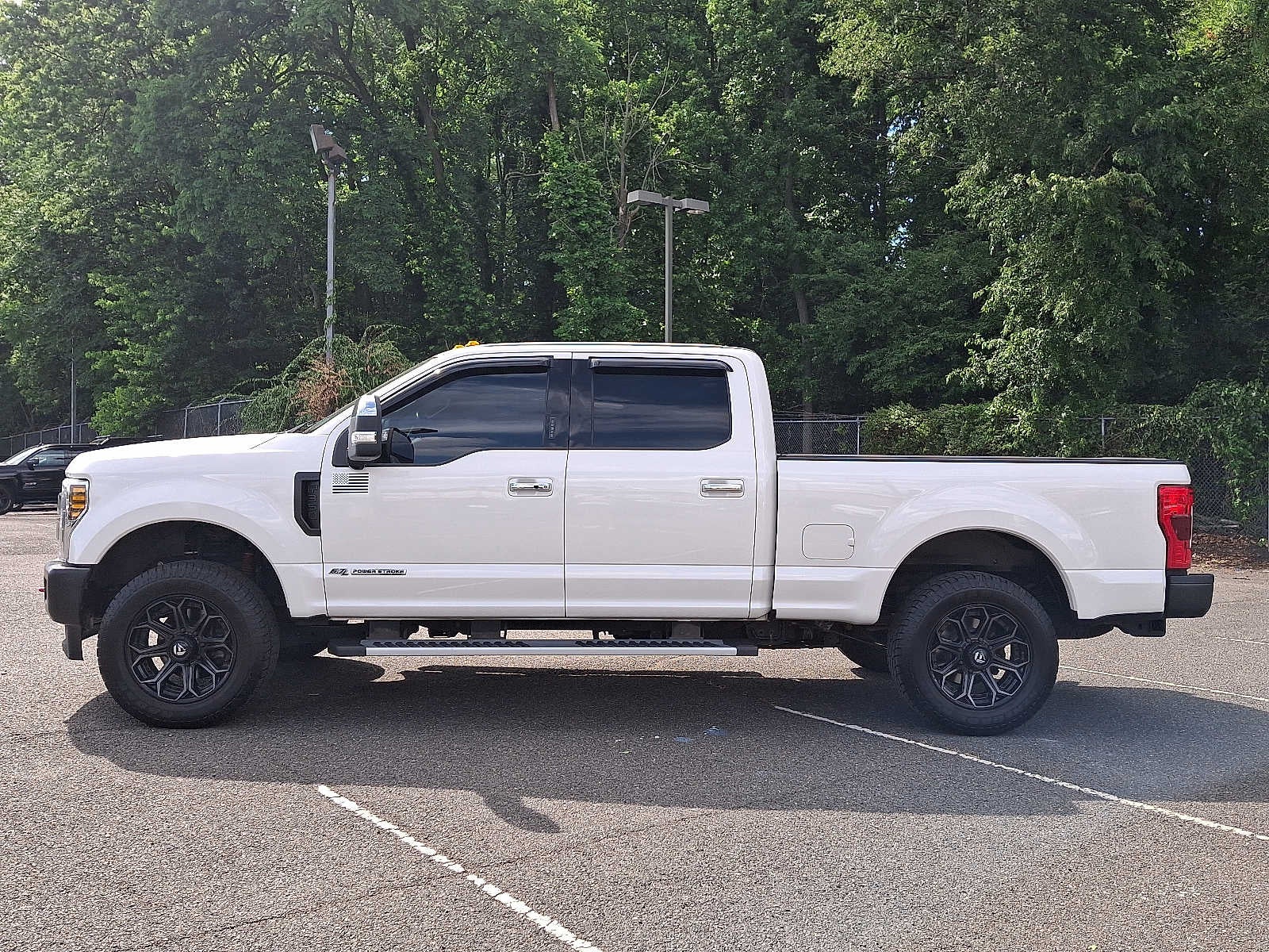 2018 Ford Super Duty F-350 SRW LARIAT 4WD Crew Cab 6.75 Box