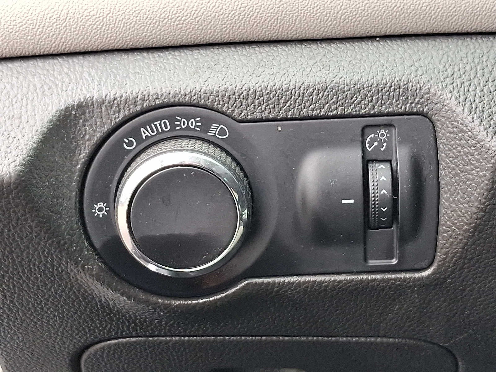 2013 Chevrolet Cruze 4dr Sdn Auto LS