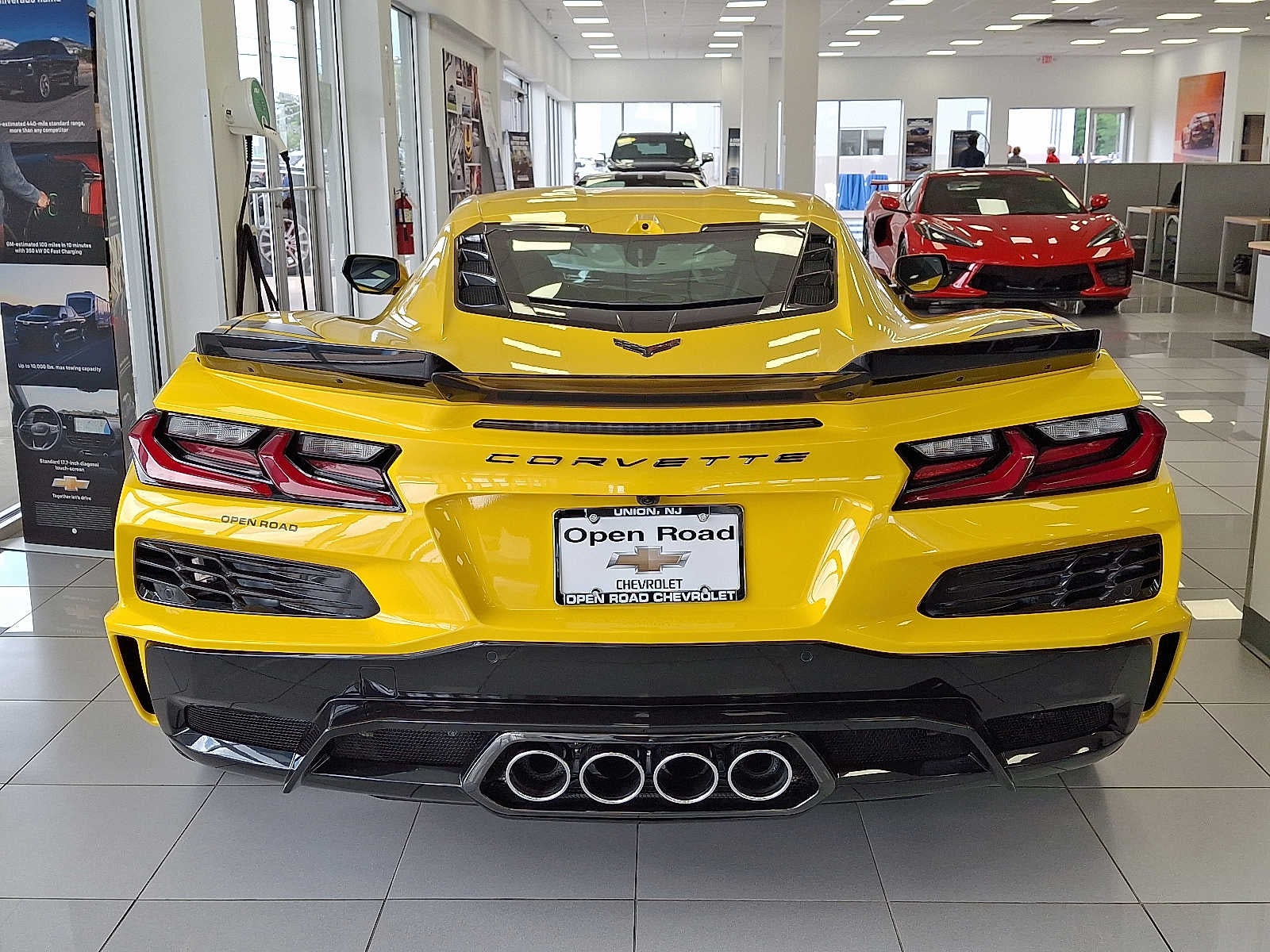 2026 Chevrolet Corvette 2dr Z06 Cpe w/2LZ